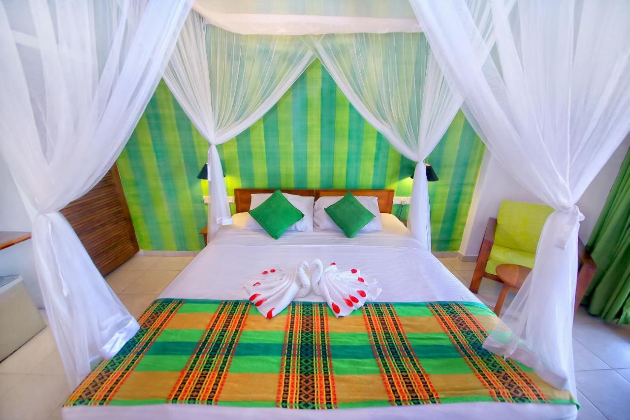 Rockside Beach Resort Bentota Eksteriør billede