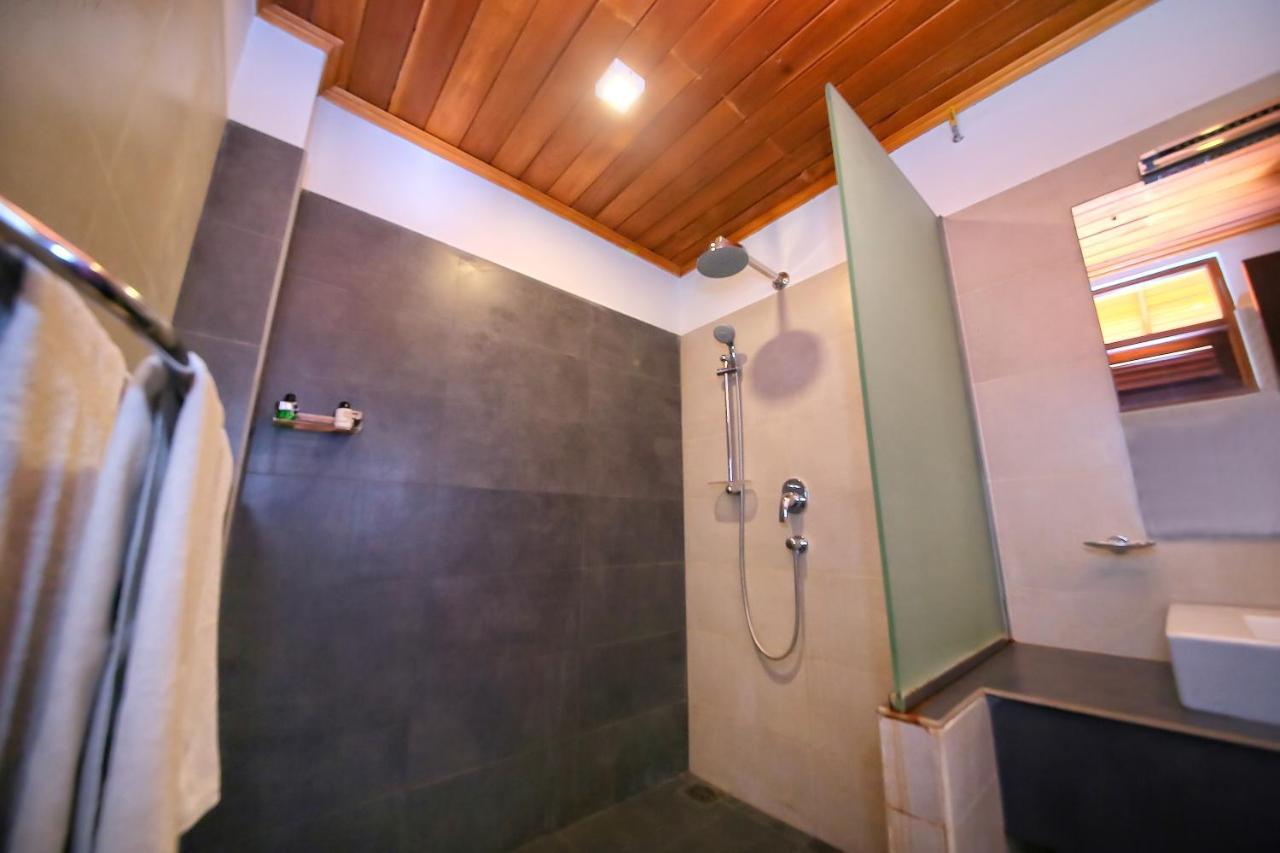 Rockside Beach Resort Bentota Eksteriør billede