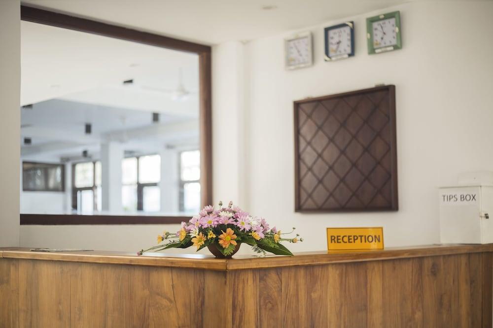 Rockside Beach Resort Bentota Eksteriør billede